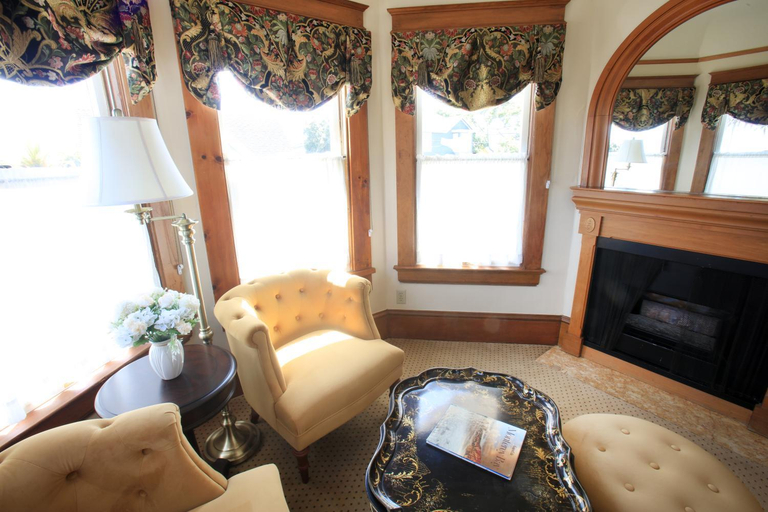 Bedroom 3, The Charles Pacific Grove - Artfully Designed Inclusive Inn, Monterey