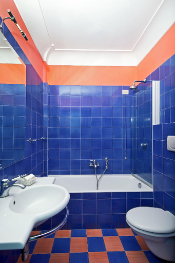 Bathroom 5, Hotel Minerva, Napoli