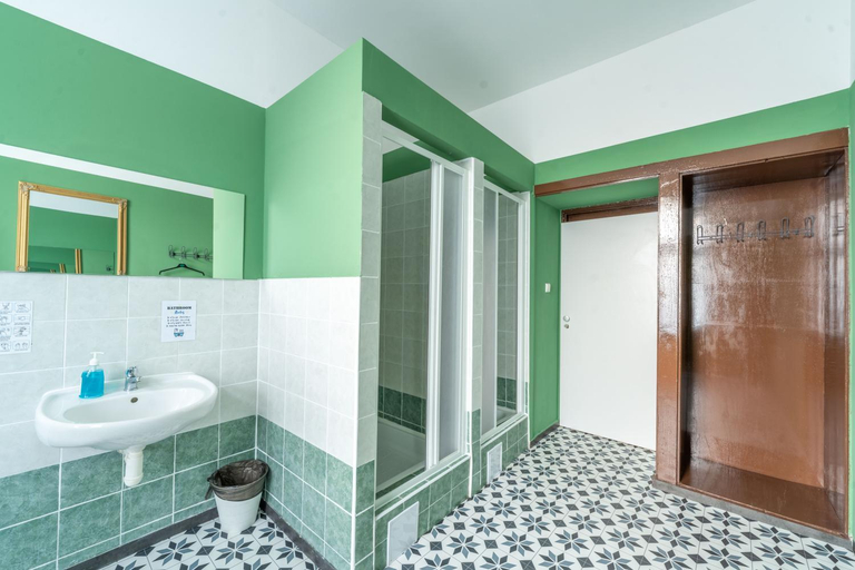 Bathroom 2, Best Spot Hostel, Praha 1