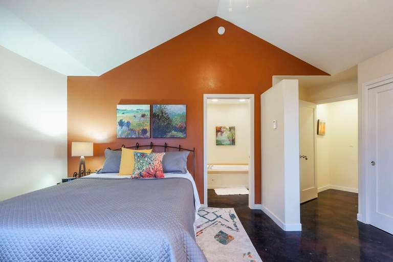 Bedroom 2, Abbey Road Farm, Yamhill