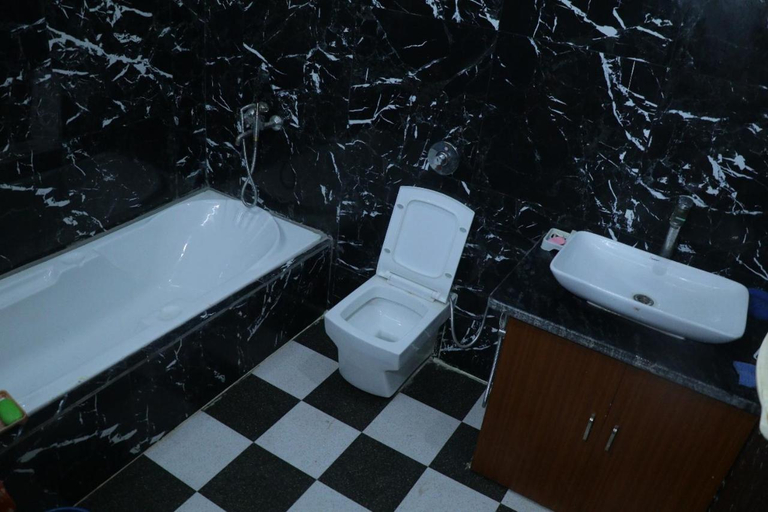 Bathroom 2, Yamuna Darshan Riverside Retreat, Mathura