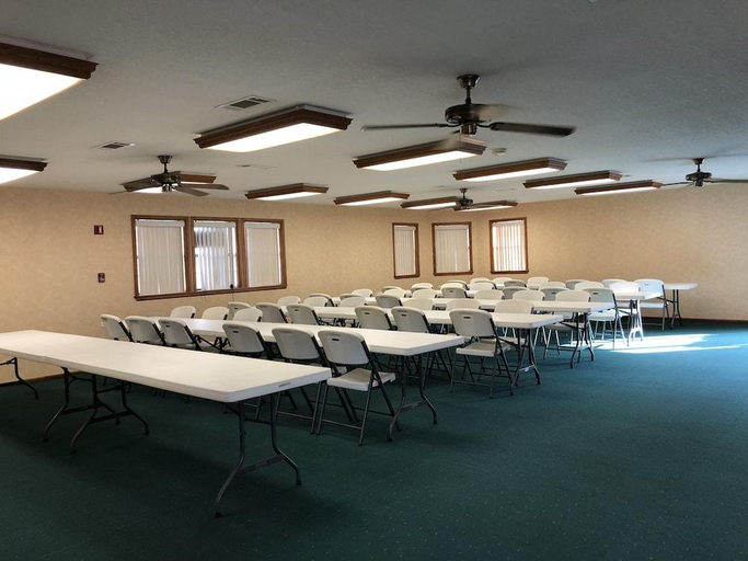 Business Facilities, Riverwood Inn, Pike