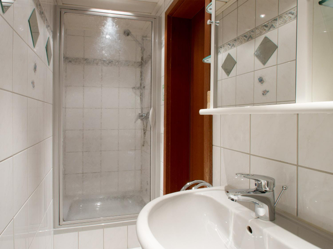 Bathroom 2, Landpension Am Sommerhang, Freudenstadt
