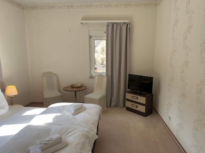 Bedroom 2, Hotel "Zur schonen Aussicht", Cochem-Zell