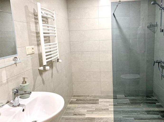 Bathroom 3, Hotel Nikala, Tbilisi