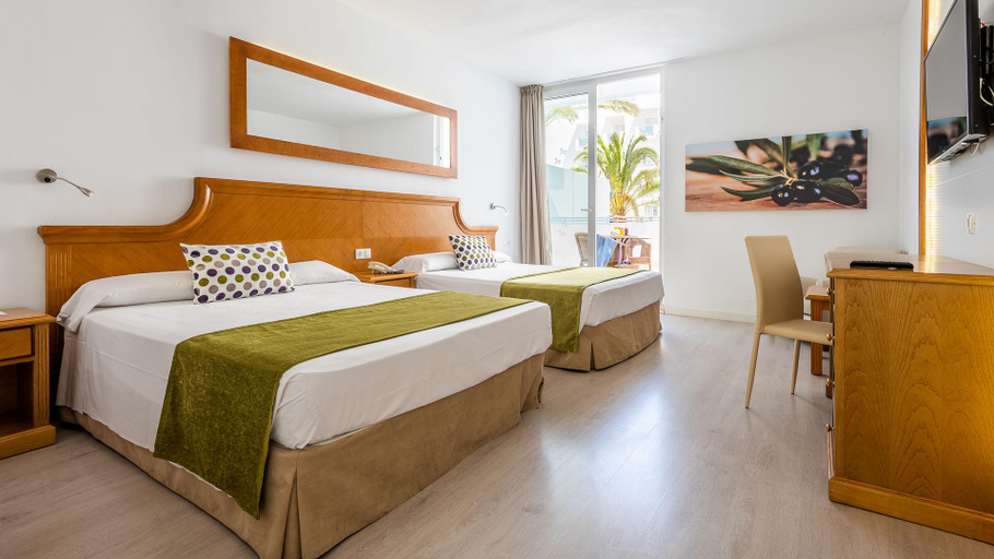 Bedroom 3, OLA Hotel Maioris - All Inclusive, Baleares