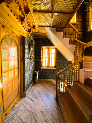 Public Area 2, Nezer Hostel & Roof Top Cafe, Leh