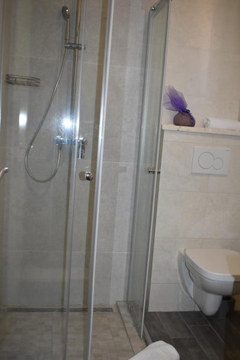 Others 4, CoCo Villa, Makarska