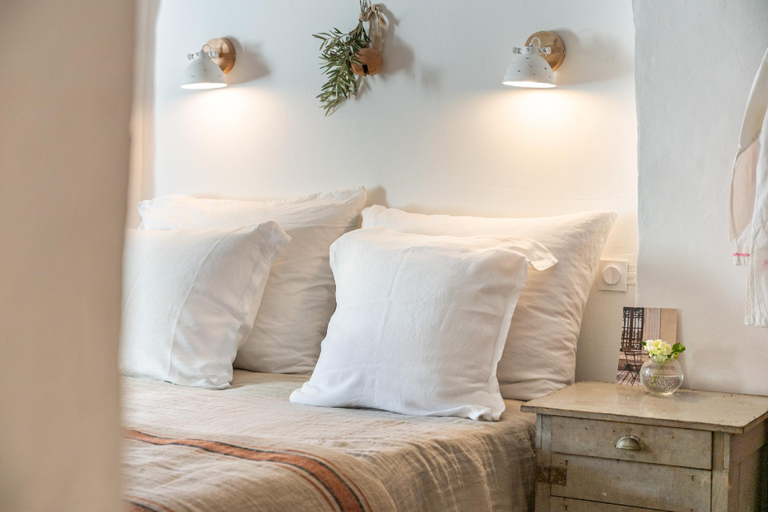 Bedroom 2, Chez Prunelle, Vaucluse
