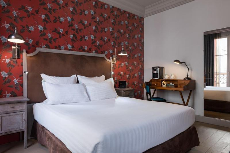 Bedroom 2, Le Robinet d'Or, Paris
