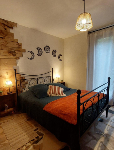 Bedroom 2, Les Eaux Vives, Dordogne