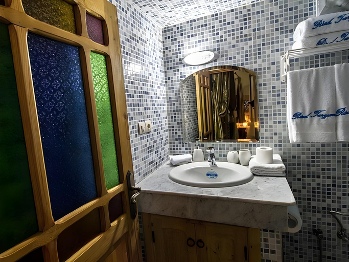 Bathroom 3, Riad Taryana, Fès