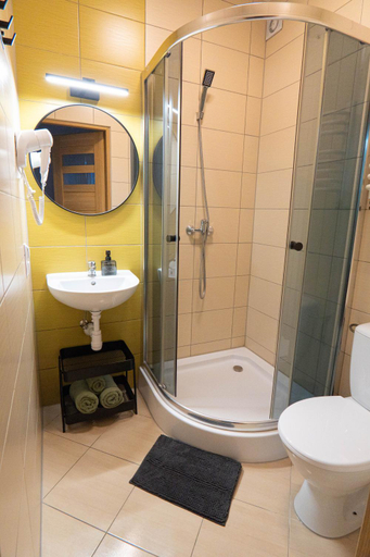 Bathroom 2, Noclegi Rezydent Polanczyk - pokoje z widokiem na Jezioro Solinskie, Lesko