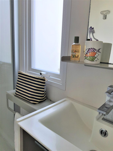 Bathroom 4, Le Costa Gloria - Camping de la Prairie, Vendée
