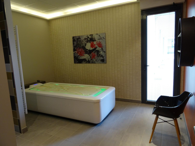 Bedroom 3, Domitys L'Art du Temps, Doubs