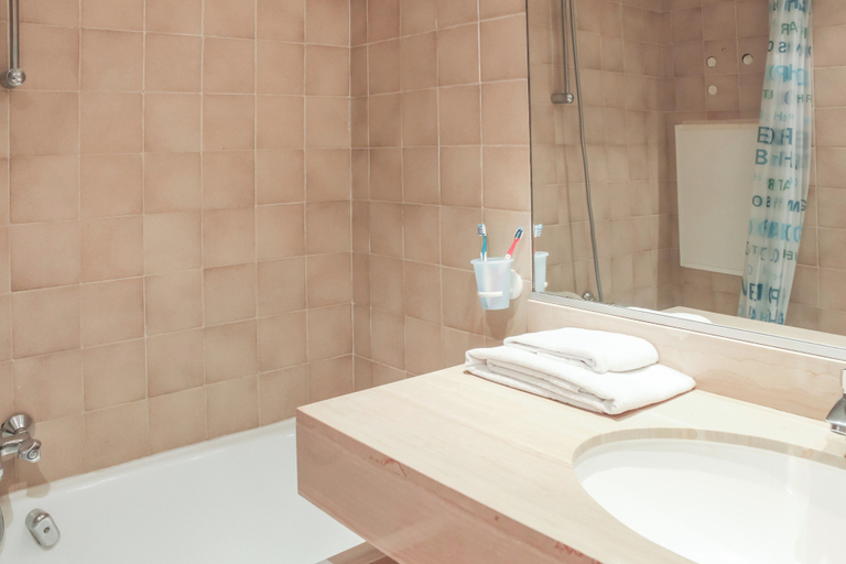 Bathroom 4, Résidence Le Palais de la Marine, Alpes-Maritimes