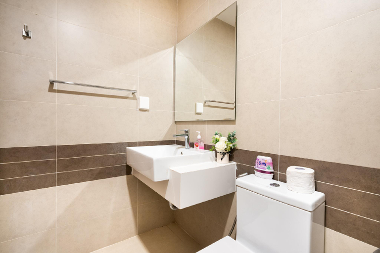 Bathroom 5, Chau Apartment - Rivergate - Netflix - Inf. Pool - near Ben Thanh, District 4