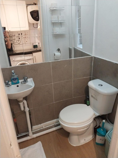 Bathroom 2, Stay In Edgware Road Guesthouse, London