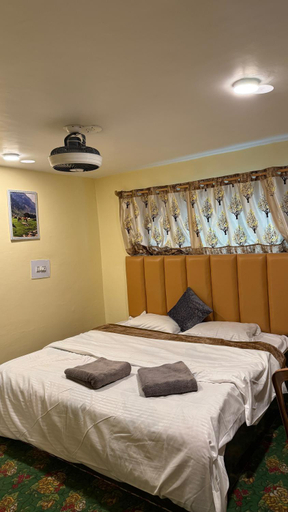 Bedroom 4, Al Hayat Guest House, Anantnag