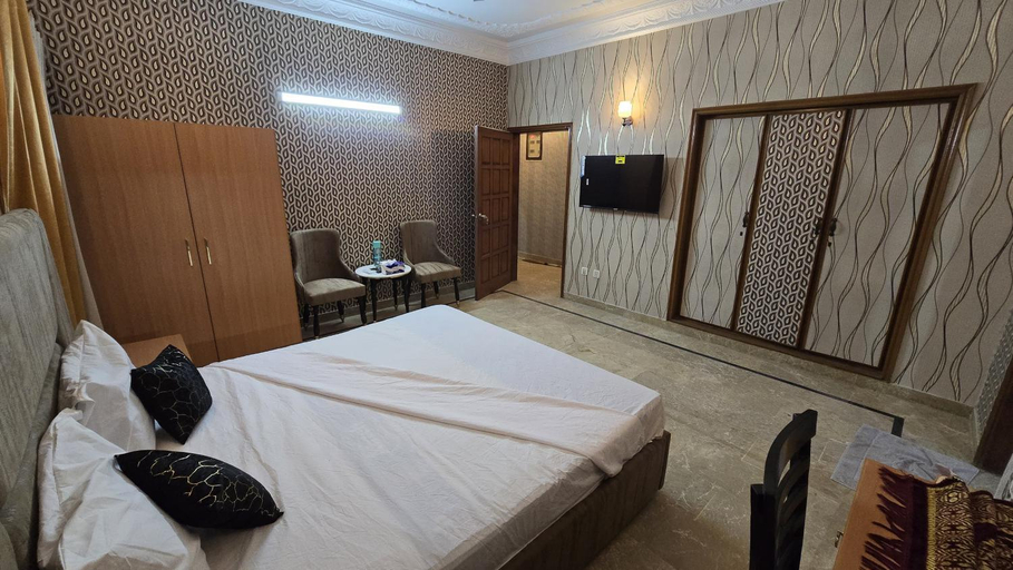 Bedroom 2, Red Sea Guest House Karachi, Karachi