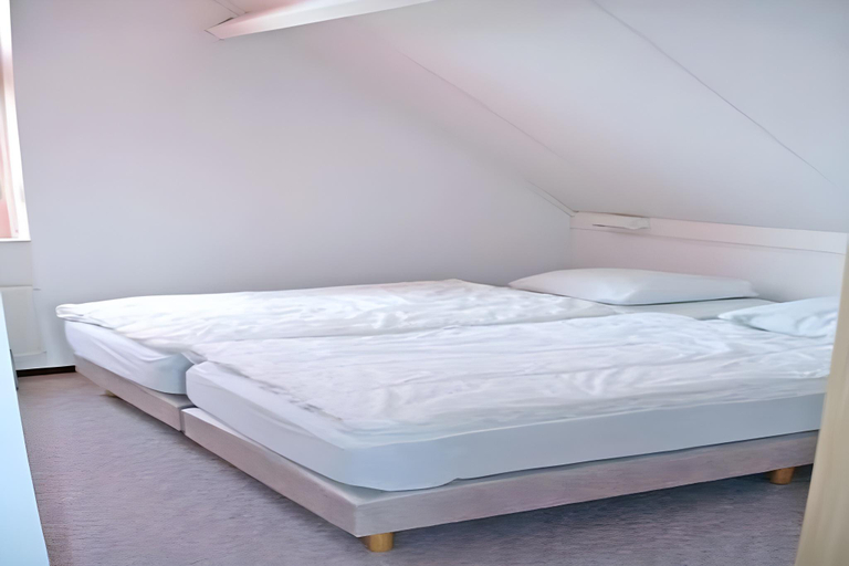 Bedroom 2, Waterfront Bungalow Near Beach, Sluis