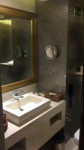 Bathroom 3, The Piccadily Hotel Chandigarh, Chandigarh