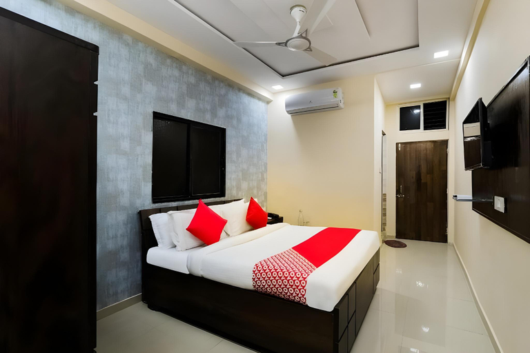 Bedroom 5, hotel sunrise, Ahmadabad