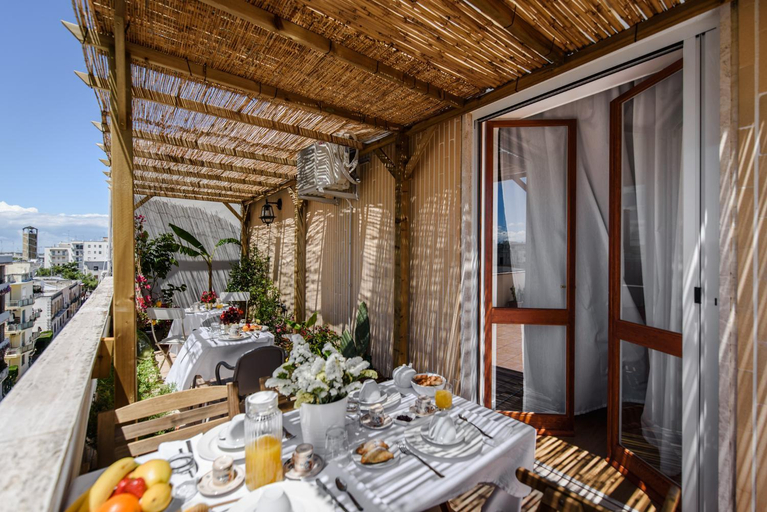 Others 5, LuxAttico b&b, Lecce