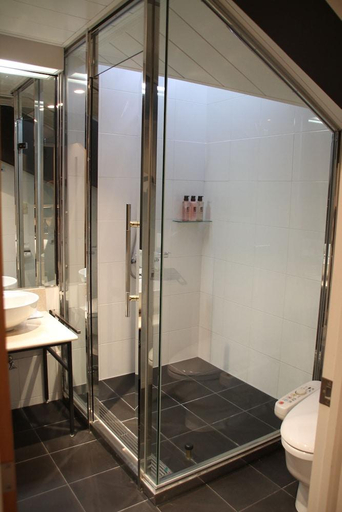 Bathroom 3, The Ridge Hakuba Hotel & Apartments, Hakuba
