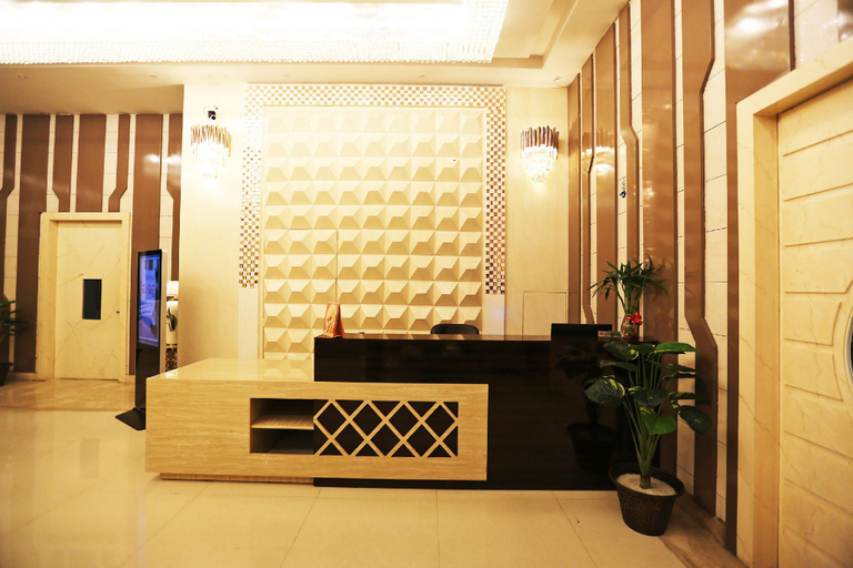 Others 3, Palette - Red K Velvet, Ghaziabad