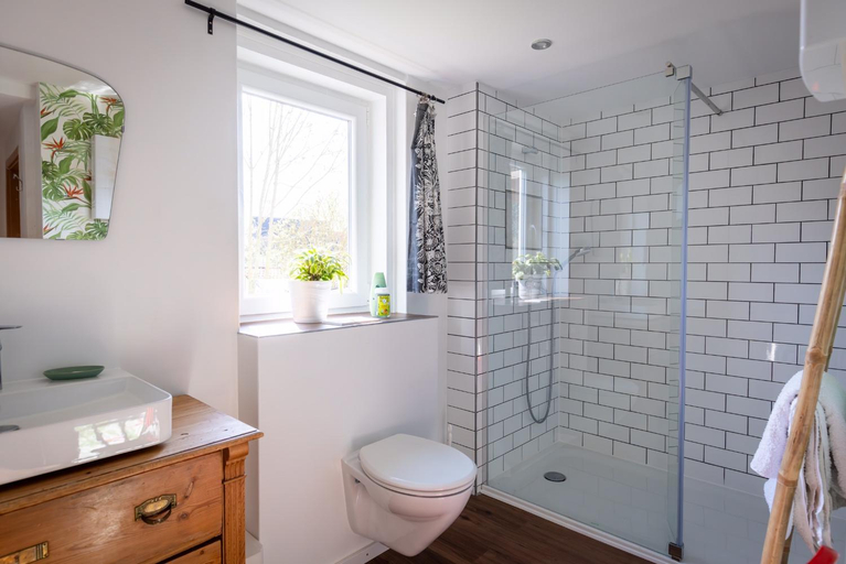 Others 5, Charmante 2 Zimmer plus Bad und Balkon ohne Kuche, Kassel