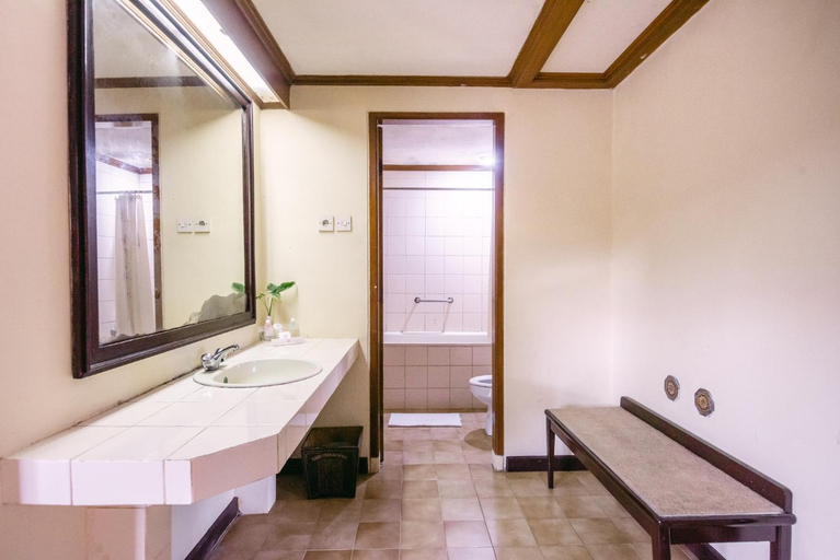 Bathroom 4, Hotel Sahid Toraja, Tana Toraja