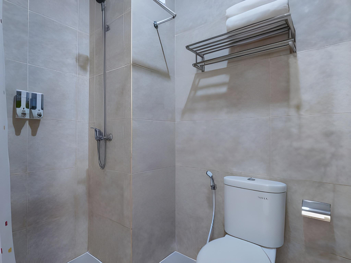Bathroom, RedDoorz @ Uluwatu Suites, Badung