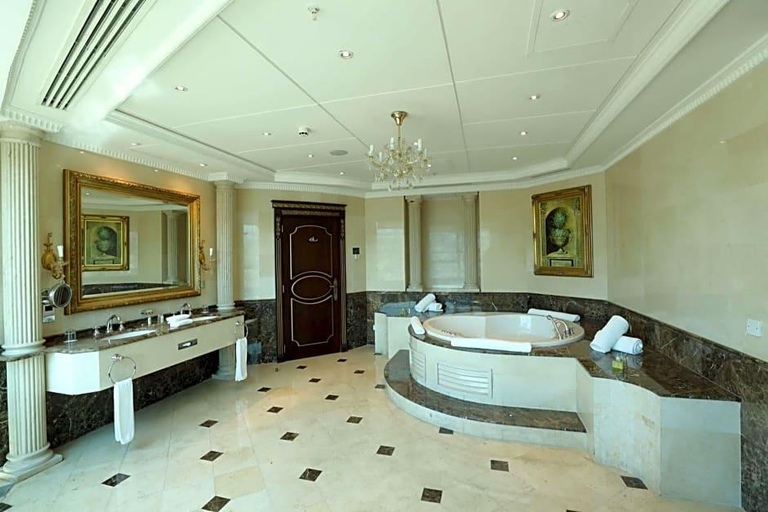 Bathroom 5, Al Habtoor Grand, El Metn