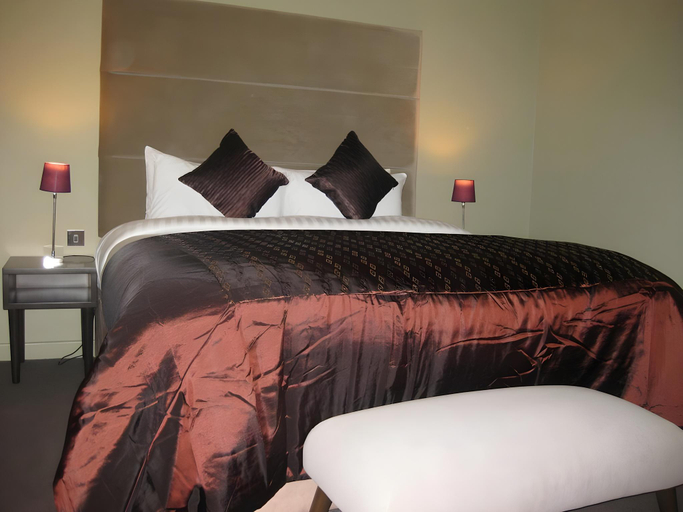 Bedroom 2, Axiom Park Hotel, London
