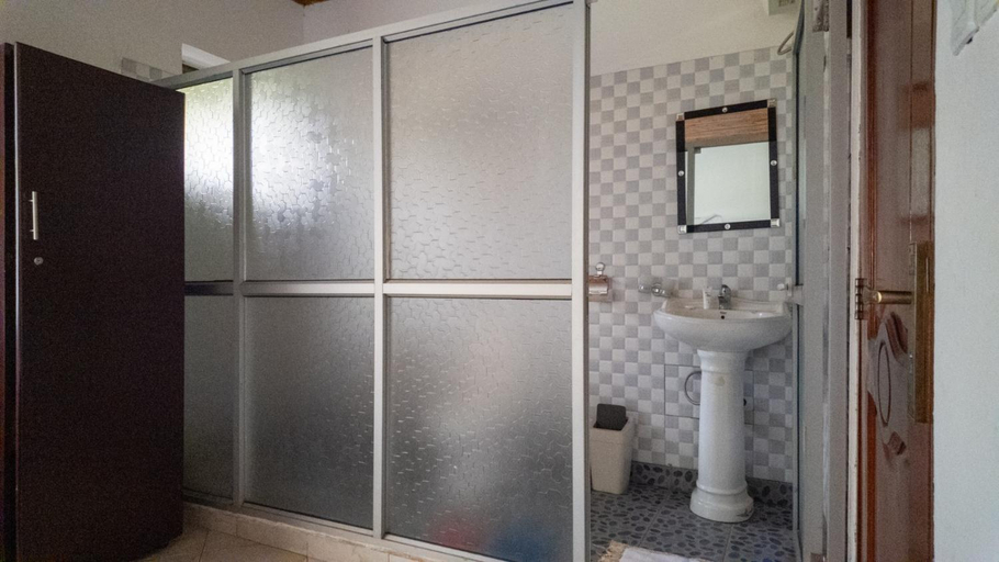 Bathroom 3, Riverside Resort Hotel Kabale, Kabale