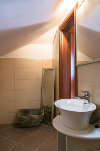 Bathroom 4, Villa Ciara Sevid, Marina