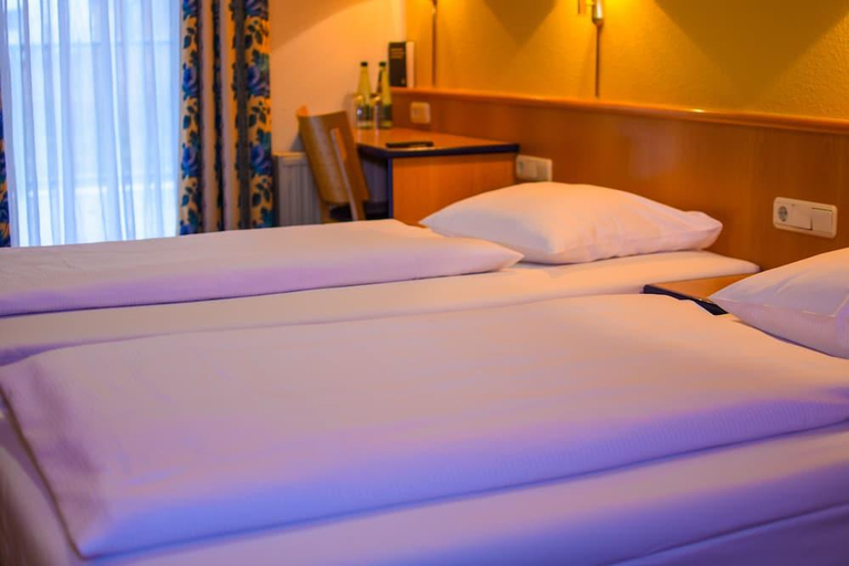 Bedroom 3, Hotel Strohofer, Kitzingen
