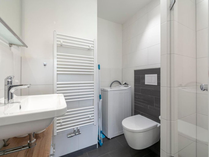 Bathroom 3, Holiday Home Callantsoog near the Beach, Zijpe