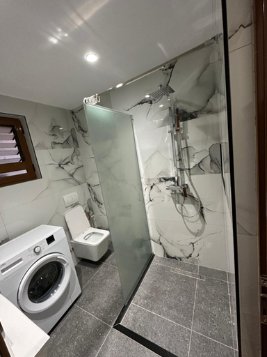 Bathroom 4, Villa Gabriela, Sarandës
