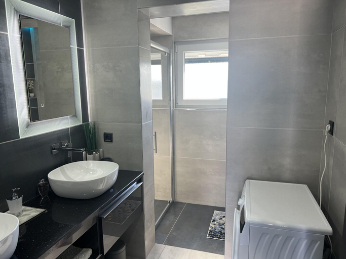 Bathroom 4, Villa in Fazana near Beach with Pool, Fažana