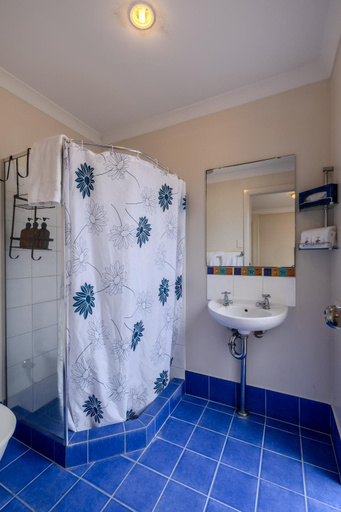 Bathroom 3, Albany Bayside by the BnB Collection, Albany