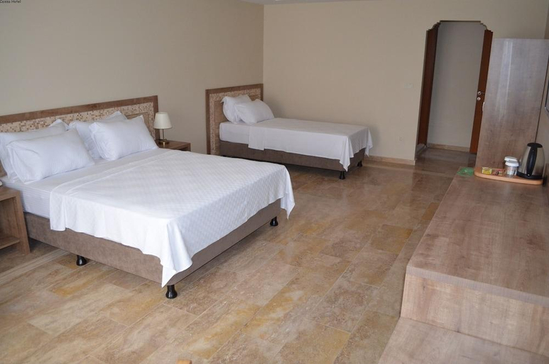 Bedroom 4, Caissa Hotel, Ayvalık