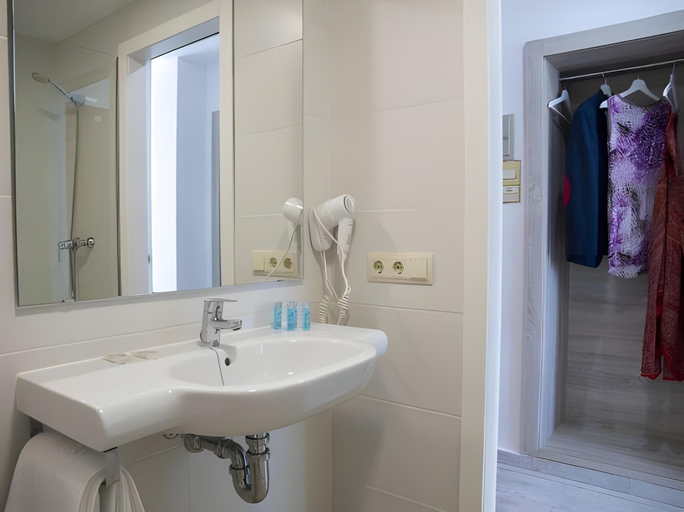Bathroom 4, Nura Boreal, Baleares