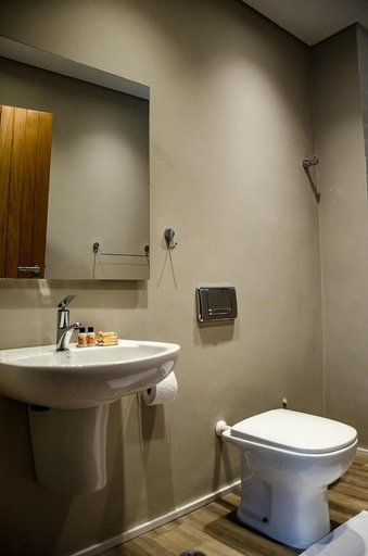 Bathroom 3, Tons de Mar Apart Hotel, Ubatuba