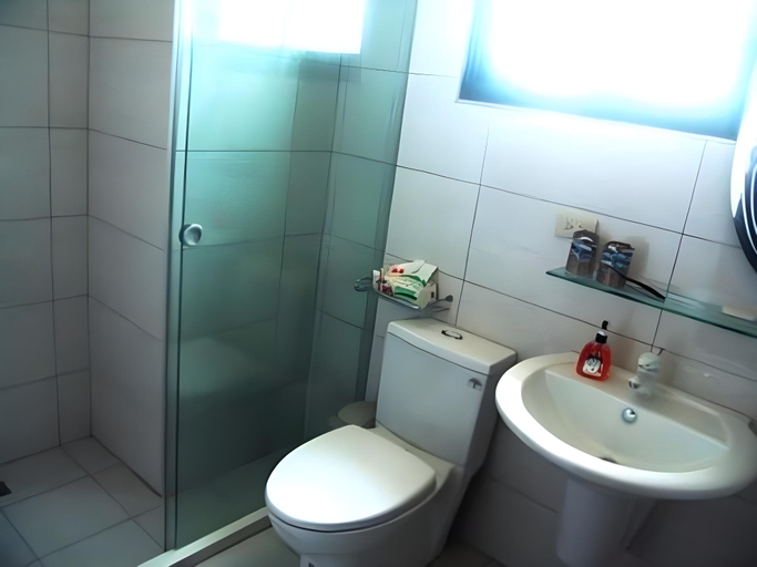 Bathroom 4, Dreamly Fish Hostel, Penghu