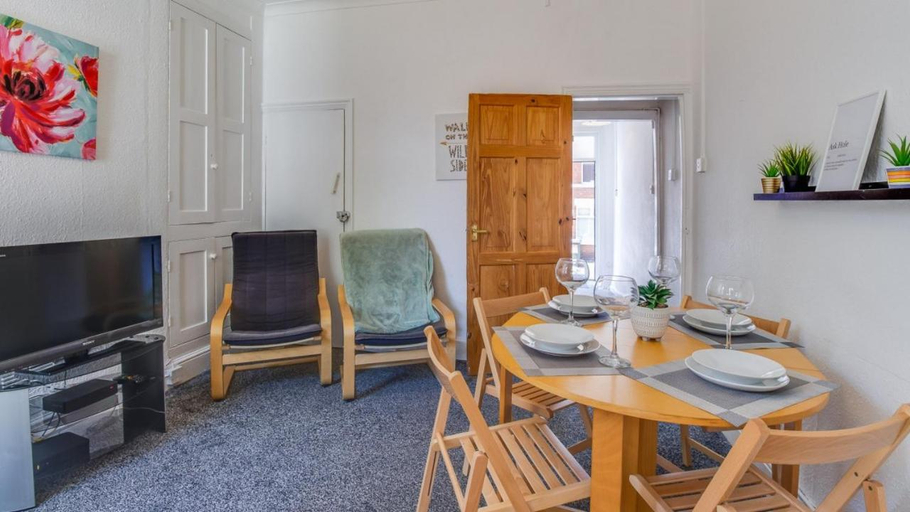 Others 4, Modern Coventry Stay Sleeps 6, Coventry