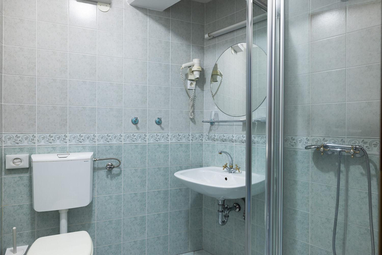 Bathroom 3, Martinov Hram, Bovec
