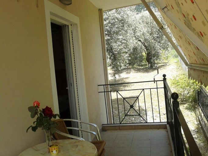Others 5, Lihas Studios, Central Greece