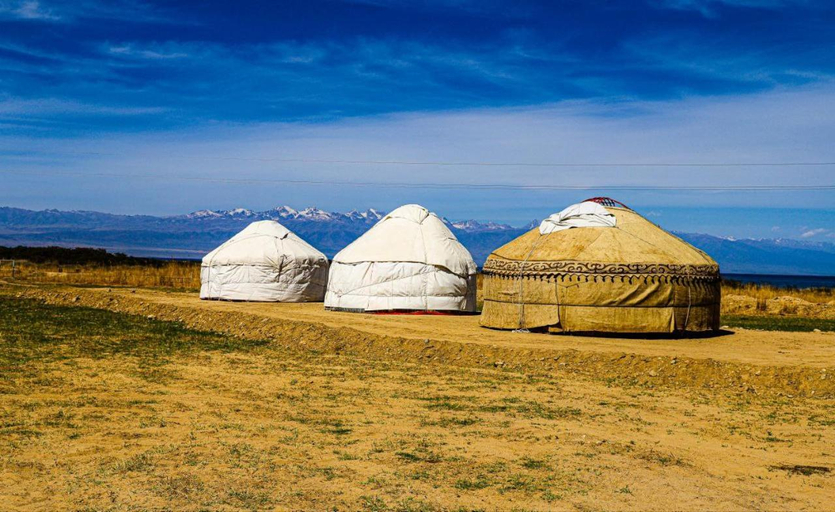 Others 5, "Ak-Bulun" Yurt camp, Ton